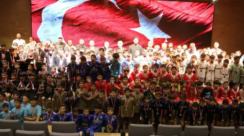Çorum'da U11 ve U12 Ligleri Kupa ve Madalya Töreni Gerçekleştirildi