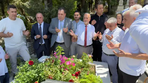 TASKK Heyetinden Merhum Mehmet Öztürk ve Eşinin Kabirlerine Ziyaret