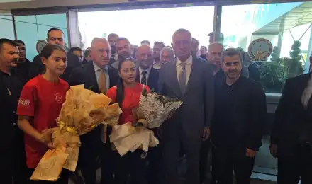 Genel Başkan Şener Aydın ve ASKF Başkanları, Bakan Bak ve Hacıosmanoğlu’nu Karşıladı