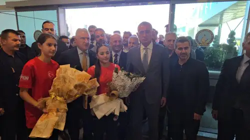 Genel Başkan Şener Aydın ve ASKF Başkanları, Bakan Bak ve Hacıosmanoğlu’nu Karşıladı
