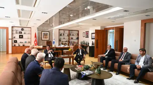Çanakkale Belediye Başkanı Muharrem Erkek’i Makamında Ziyaret
