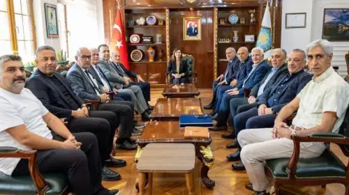 Diyarbakır Büyükşehir Belediye Eş Başkanı Ayşe Serra Bucak’ı Makamında Ziyaret